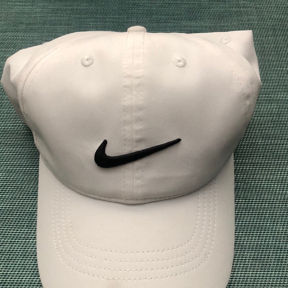 Nike Dri- fit golf cap